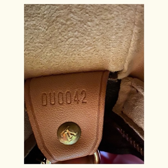 Louis Vuitton Looping GM - Picture 11 of 12